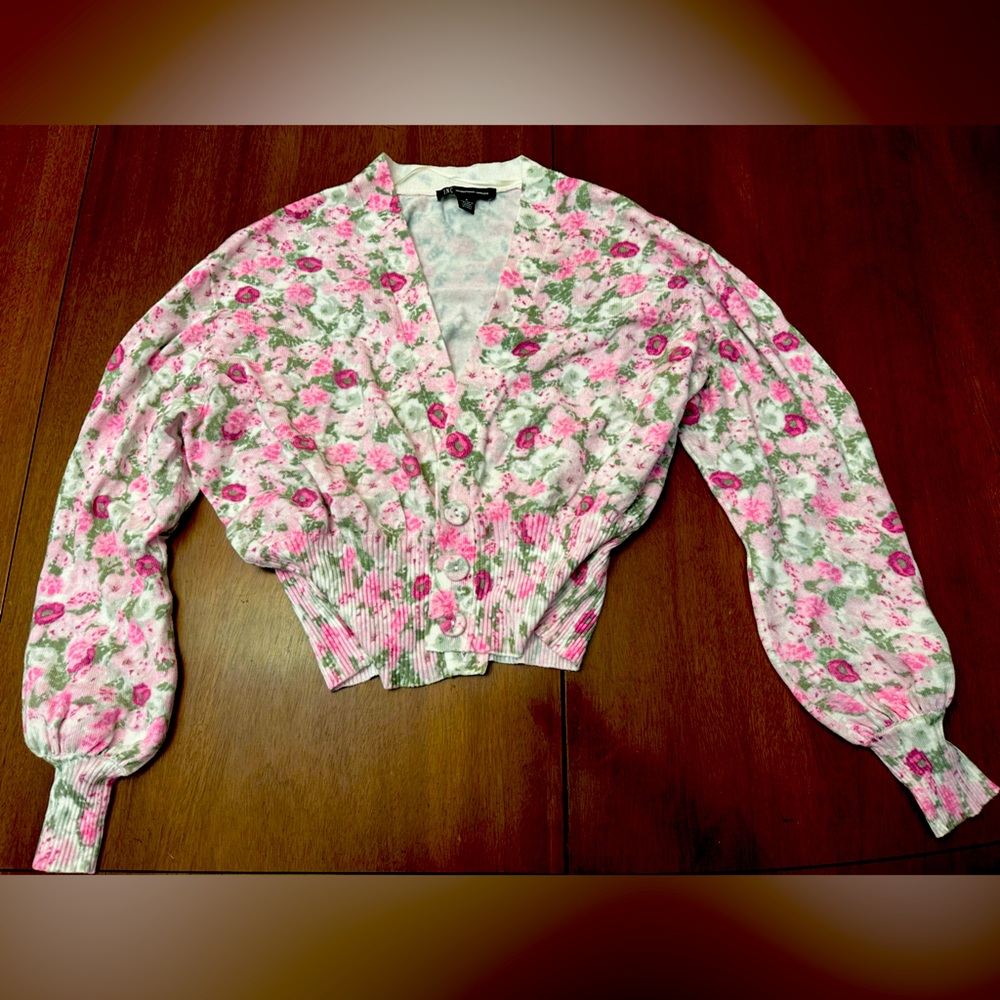 Cutest floral sweater. Buttons. Eye-catching, exquisite pattern
